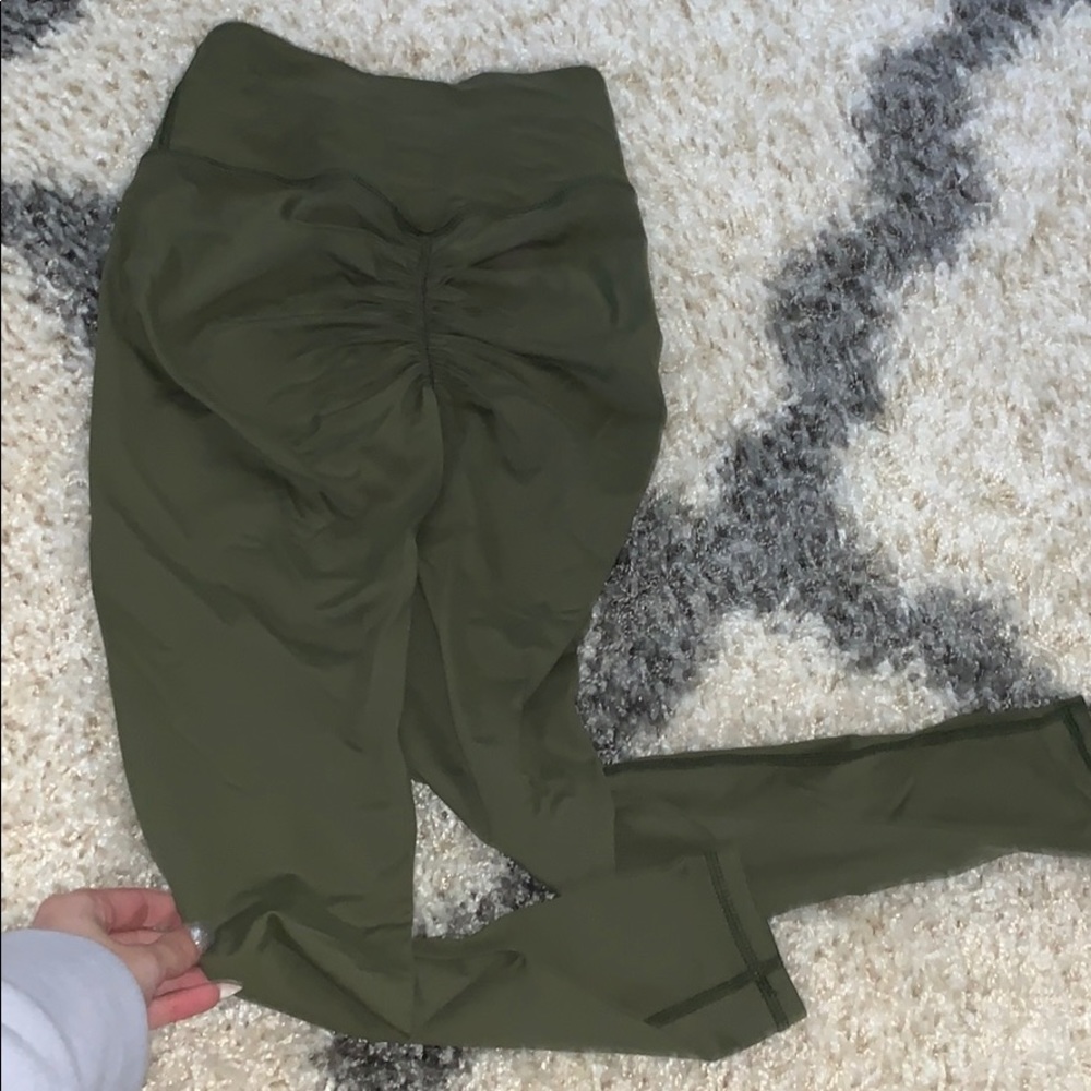 Astoria- Scrunch legging! Brand new!